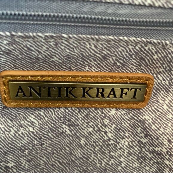 Brown Vegan Leather Shoulder Bag Tote with Strap - Picture 8 of 8